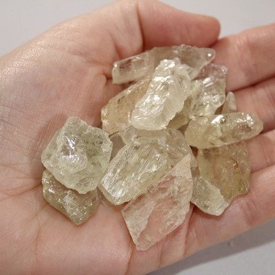 Hiddenite Natural